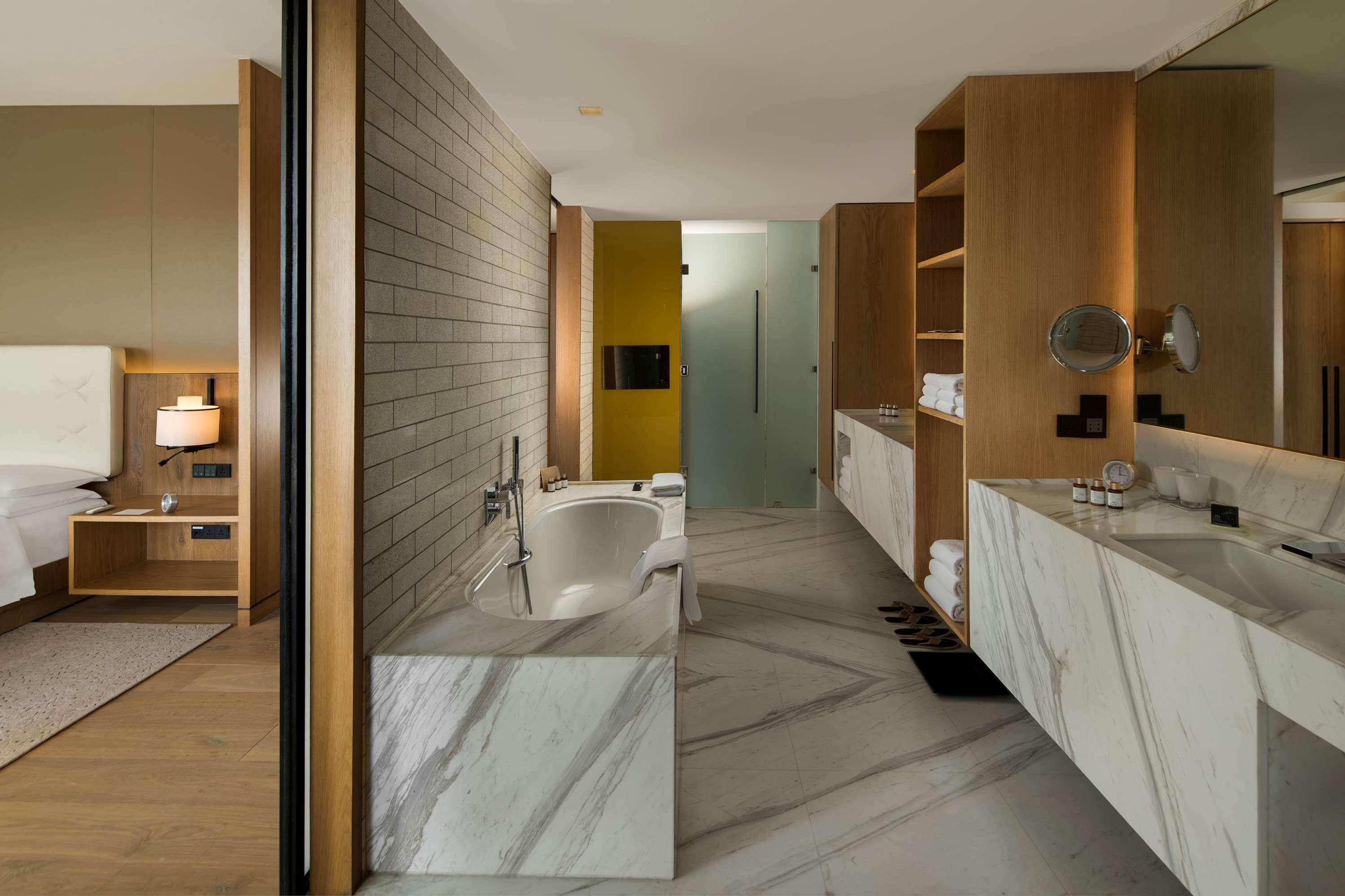 Hotel Andaz Delhi, By Hyatt 5*