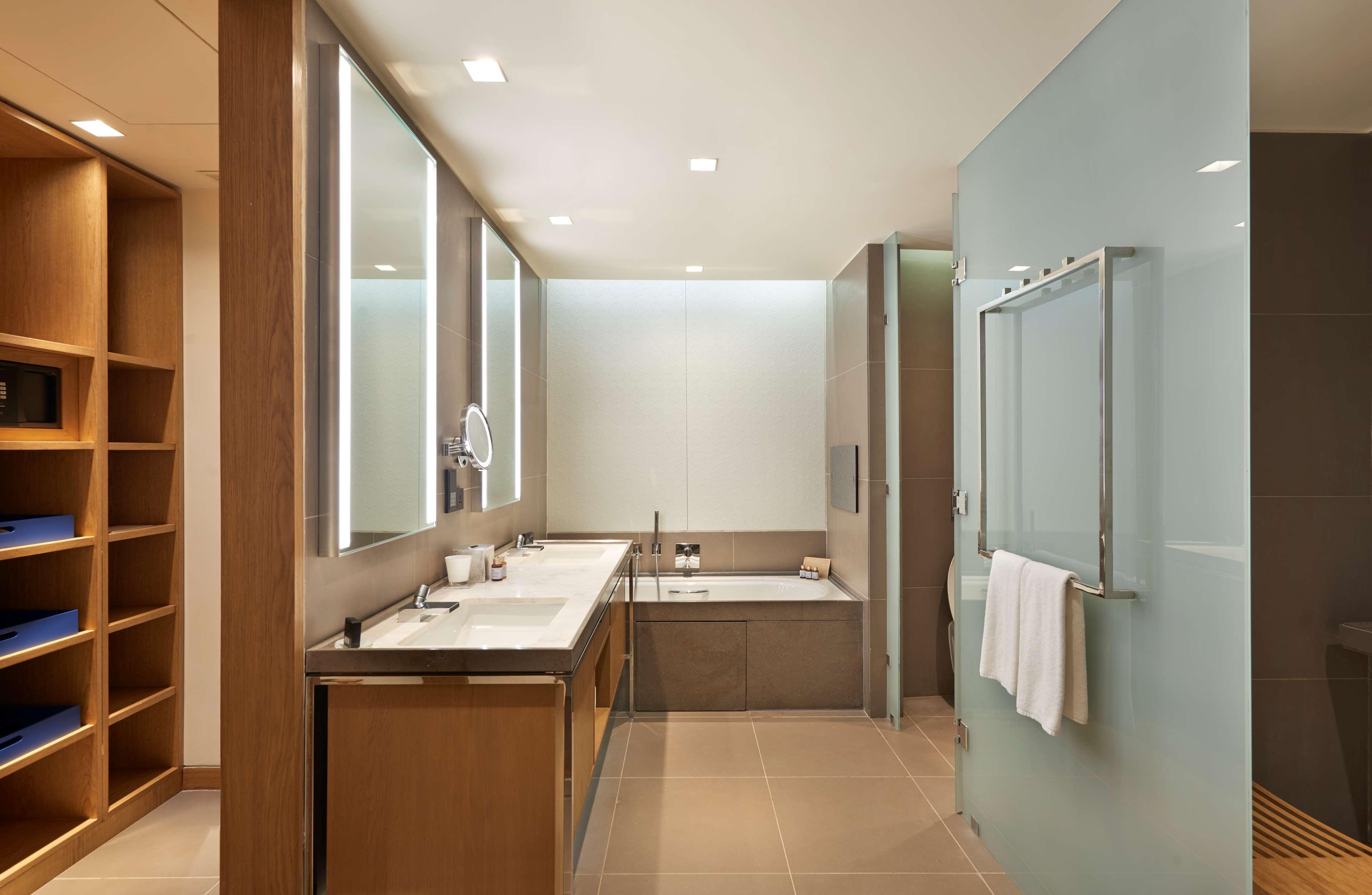 Andaz Delhi, By Hyatt 5*