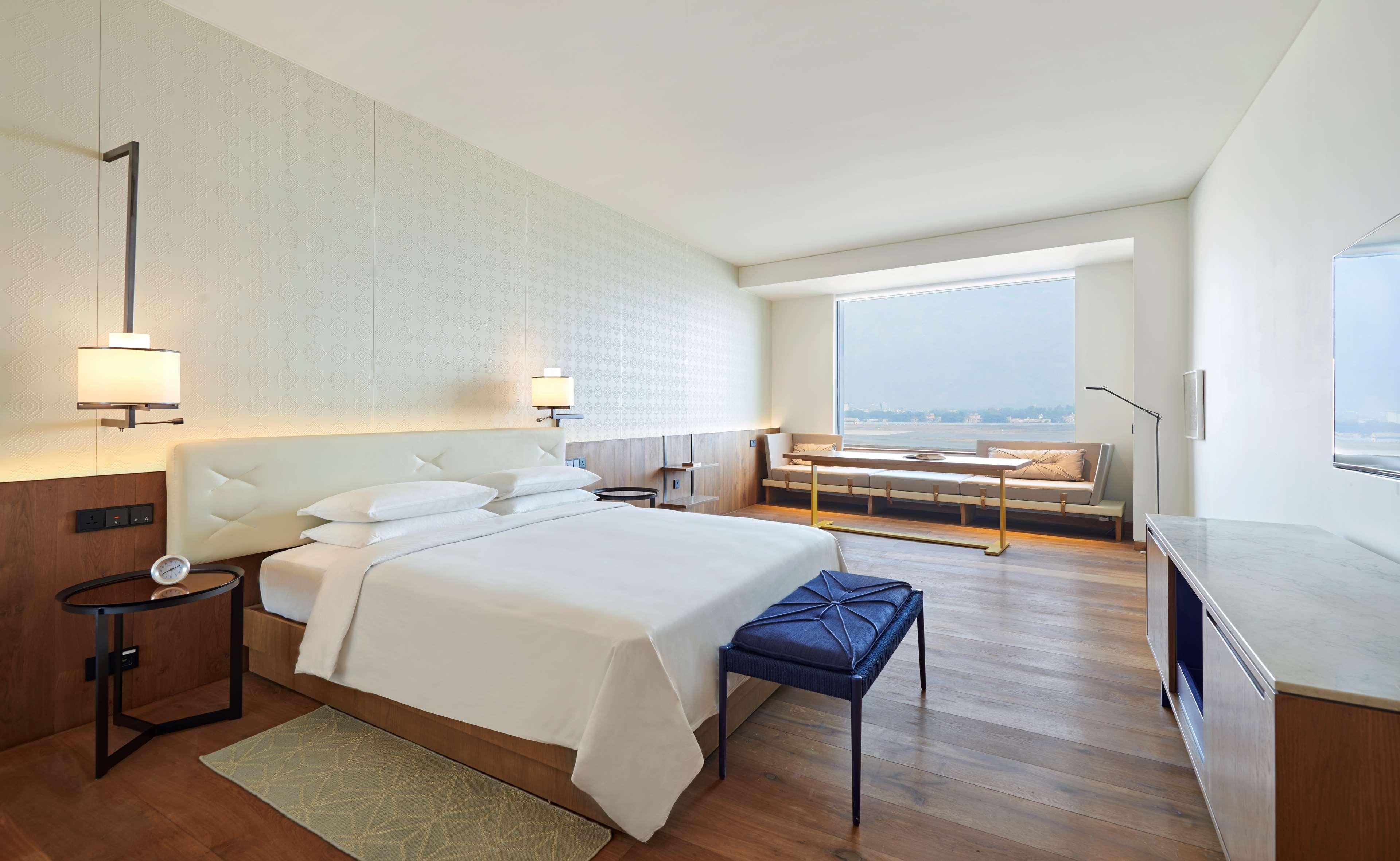Andaz Delhi, By Hyatt 5*