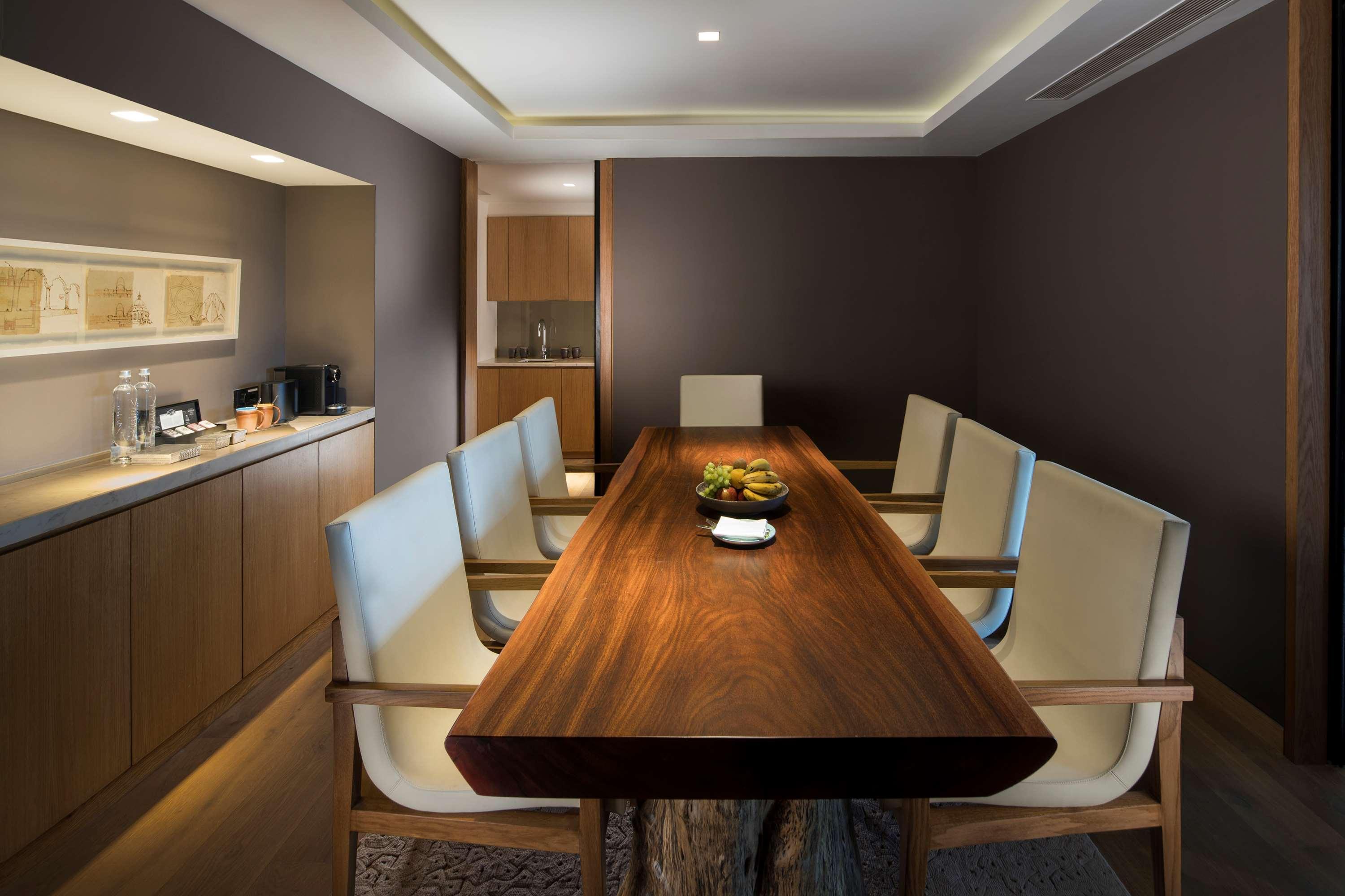 Andaz Delhi, By Hyatt Hotel 5*