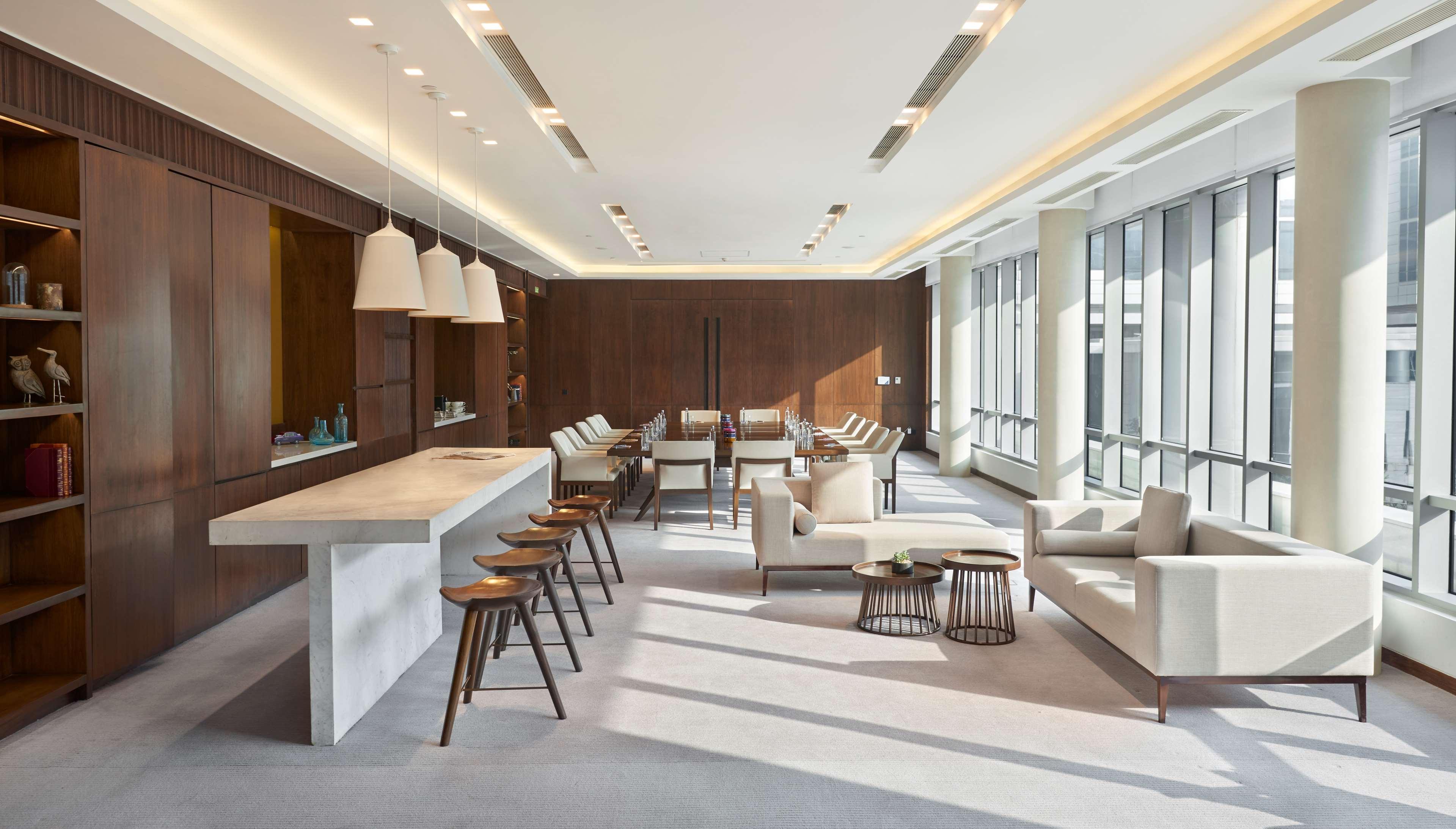 Hotel Andaz Delhi, By Hyatt 5*