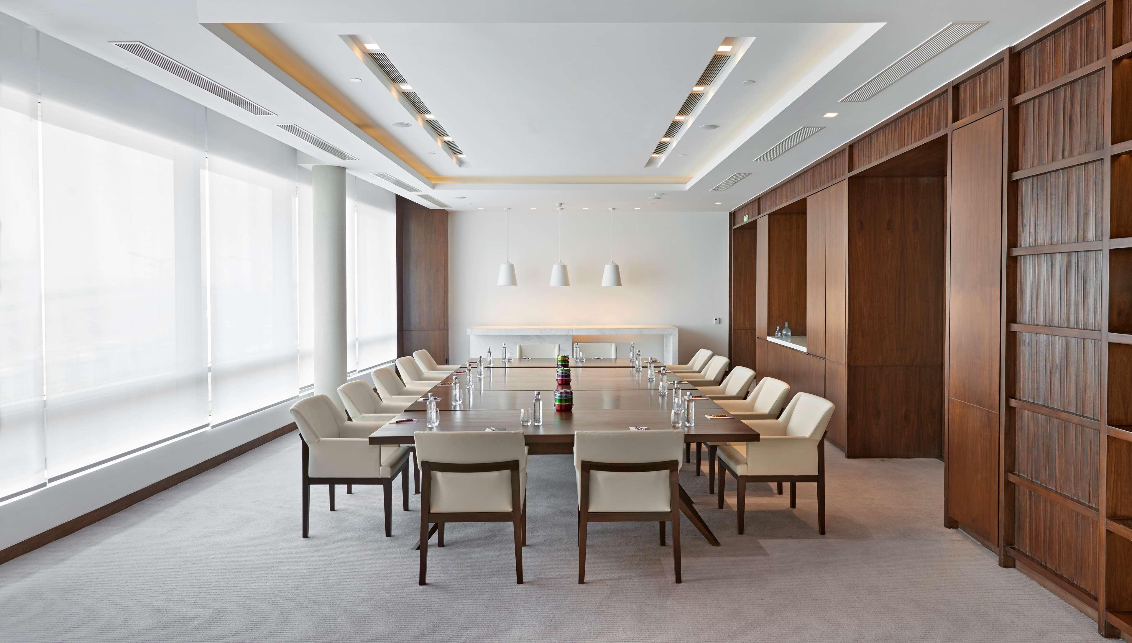 Hotel Andaz Delhi, By Hyatt 5*